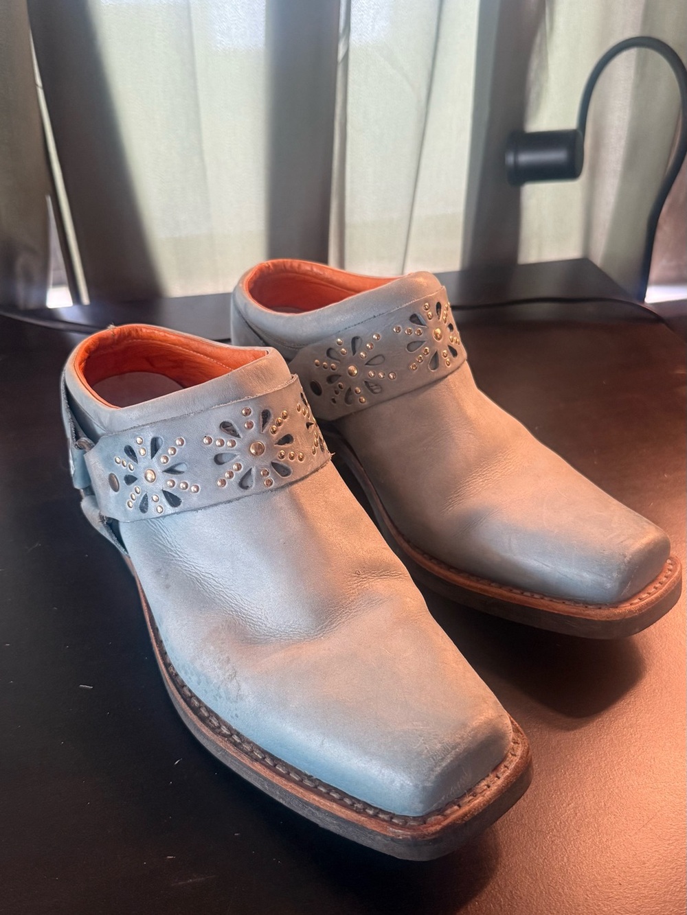 Rare vintage Frye Light Blue Leather Clog Mules with Stud Detail - Picture 2 of 8